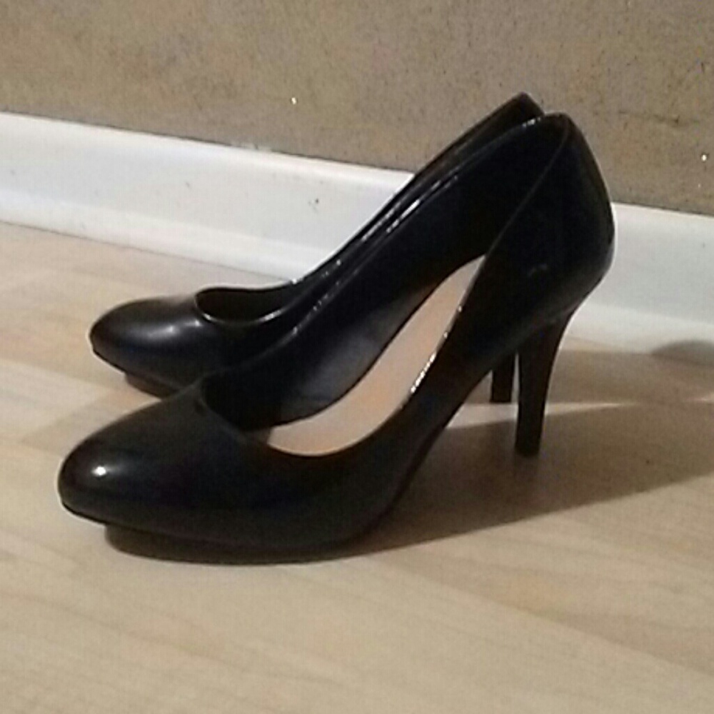 SM Black Pumps